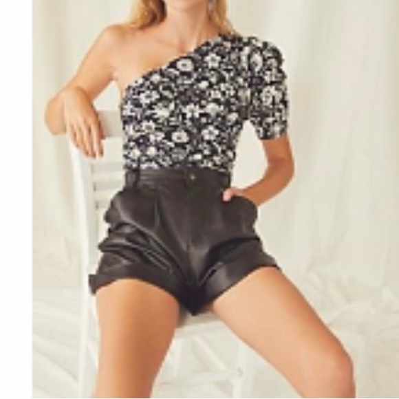 Free People M thong bodysuit with puff sleeve black and white floral print - Picture 1 of 5